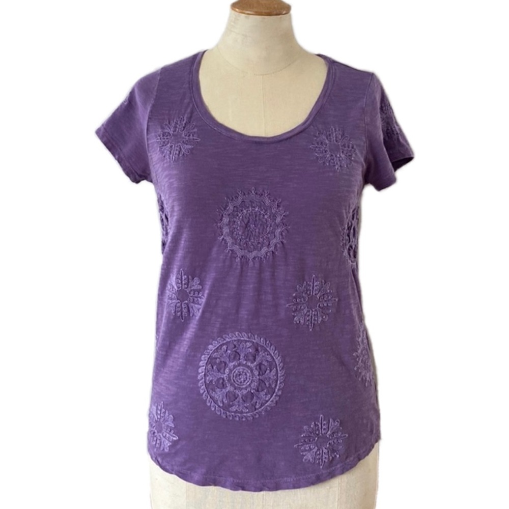 Lucky Brand 🍀 short sleeved Tshirt with mandela design front & sleeves. Small💜